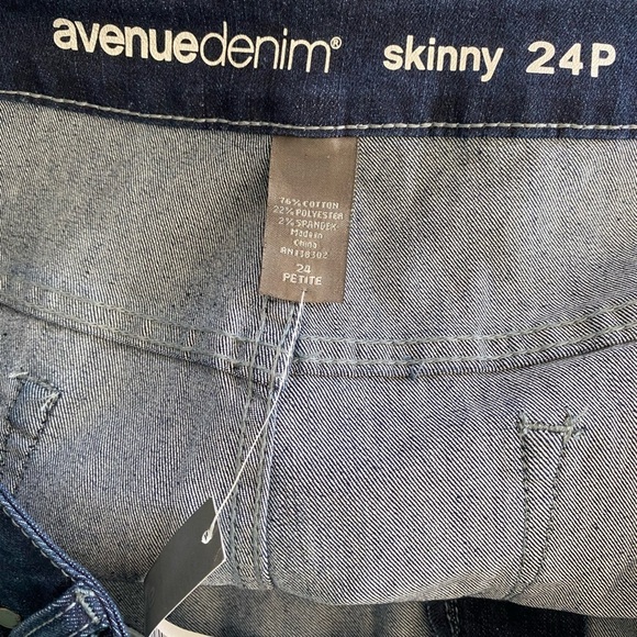 Avenue Plus Size Skinny Dark Wash Denim Jeans NWT Size 24P - Picture 4 of 6